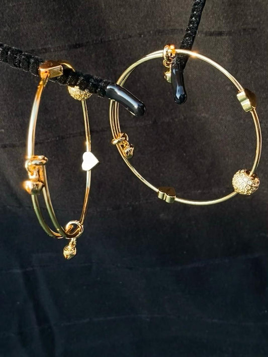 Chic Gold Hoops bracelet with Black Elements