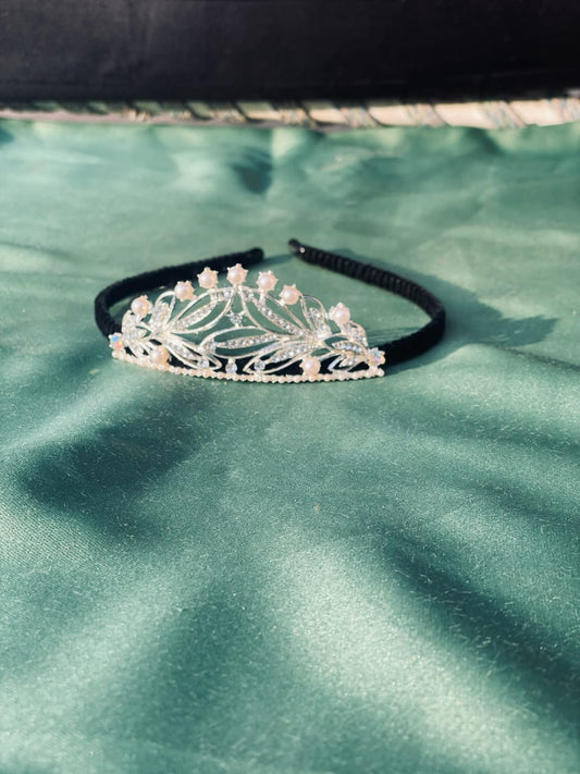 Elegant Crystal &; Pearl Tiara Headband – Perfect for Weddings and Special Occasions