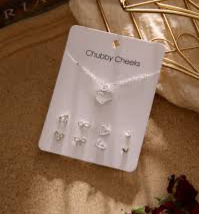 Elegant Crystal Pendant Necklaces&nbsp;